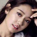 nữ có nên tạo cằm chẻ không