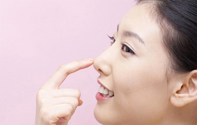 nâng sống mũi tự nhien